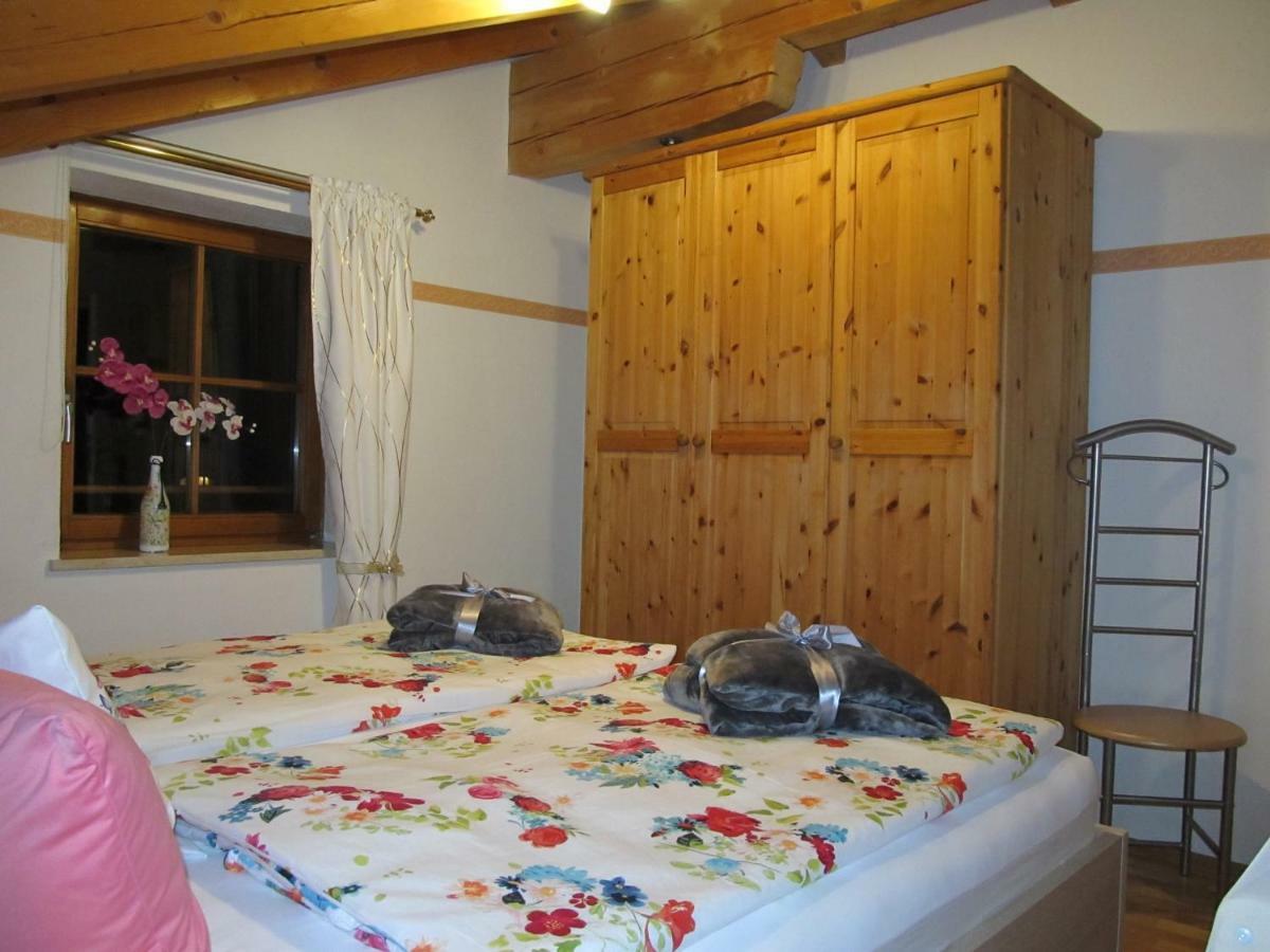Ferienwohnung Bei Mutti Rottau エクステリア 写真